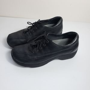 Dansko Black leather oxford shoe eur/40.us 10